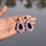 "EAR RING CLASSIC DANGLER SAPPHIRE DIAMONTIS"