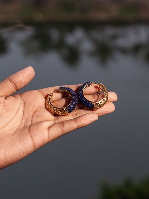 EAR RING MODERN TRENDY LOOP SAPHIRE DIAMONTIS